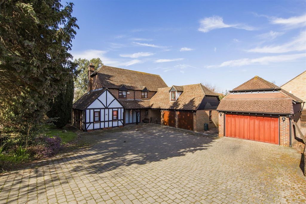 Property photo 1 of 28 Front Aspect