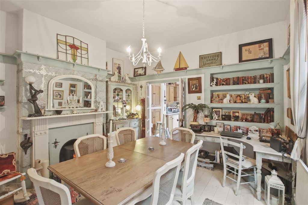 Property photo 3 of 16 Dining Room