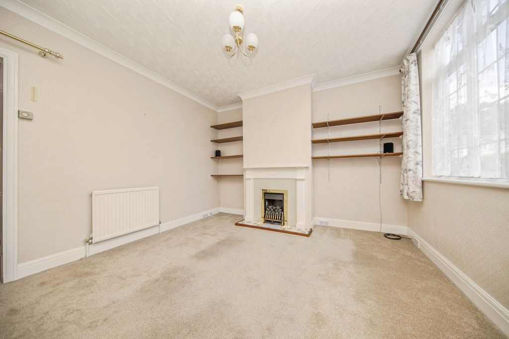 Property photo 2 of 17 Photo