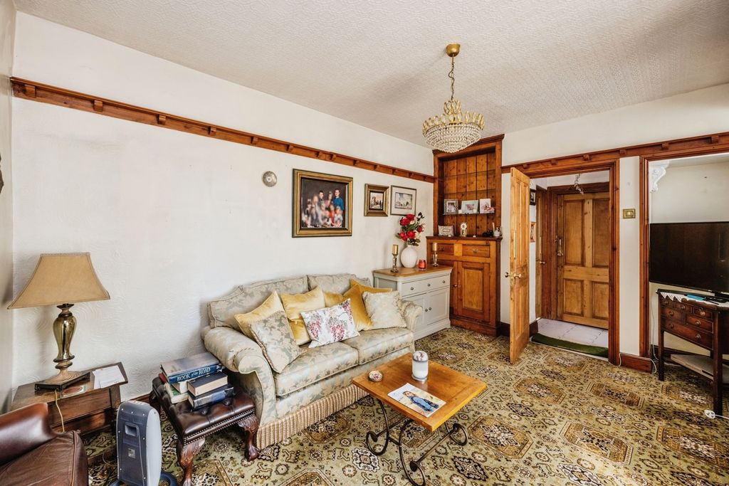Property photo 2 of 18 Photo