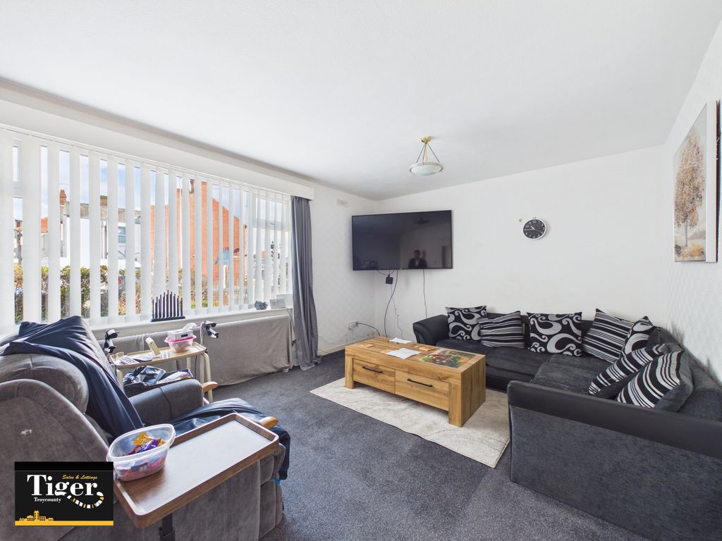 Property photo 3 of 20 Cam03440G0-Pr0593-Still002