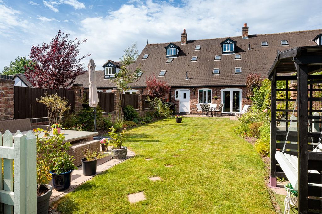 Property photo 1 of 32 (Main)