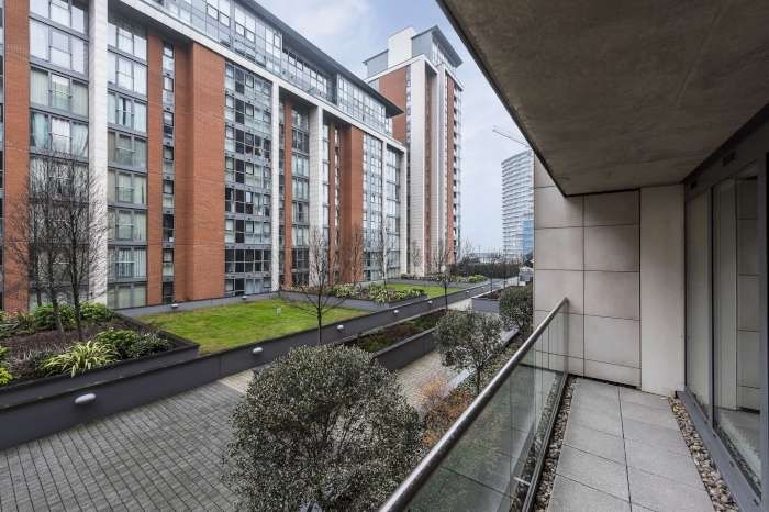 Property photo 2 of 10 Balcony