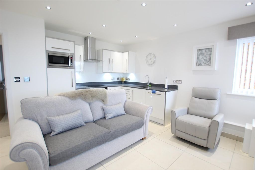 Property photo 3 of 7 Lounge With Kitchen Area