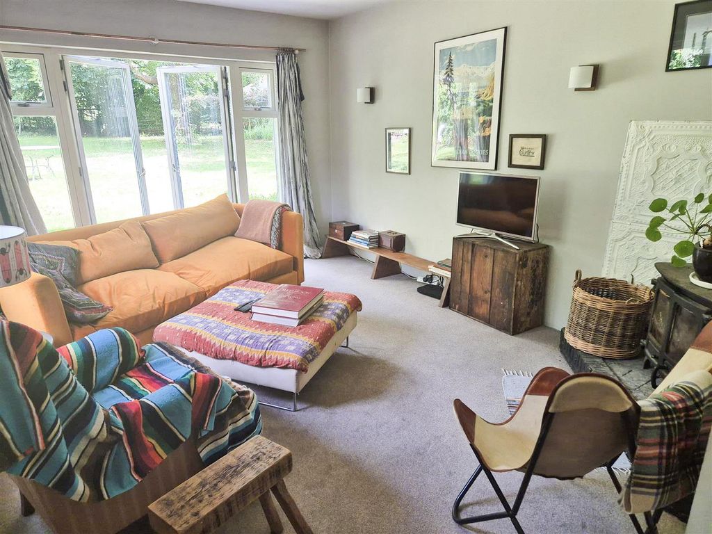 Property photo 3 of 18