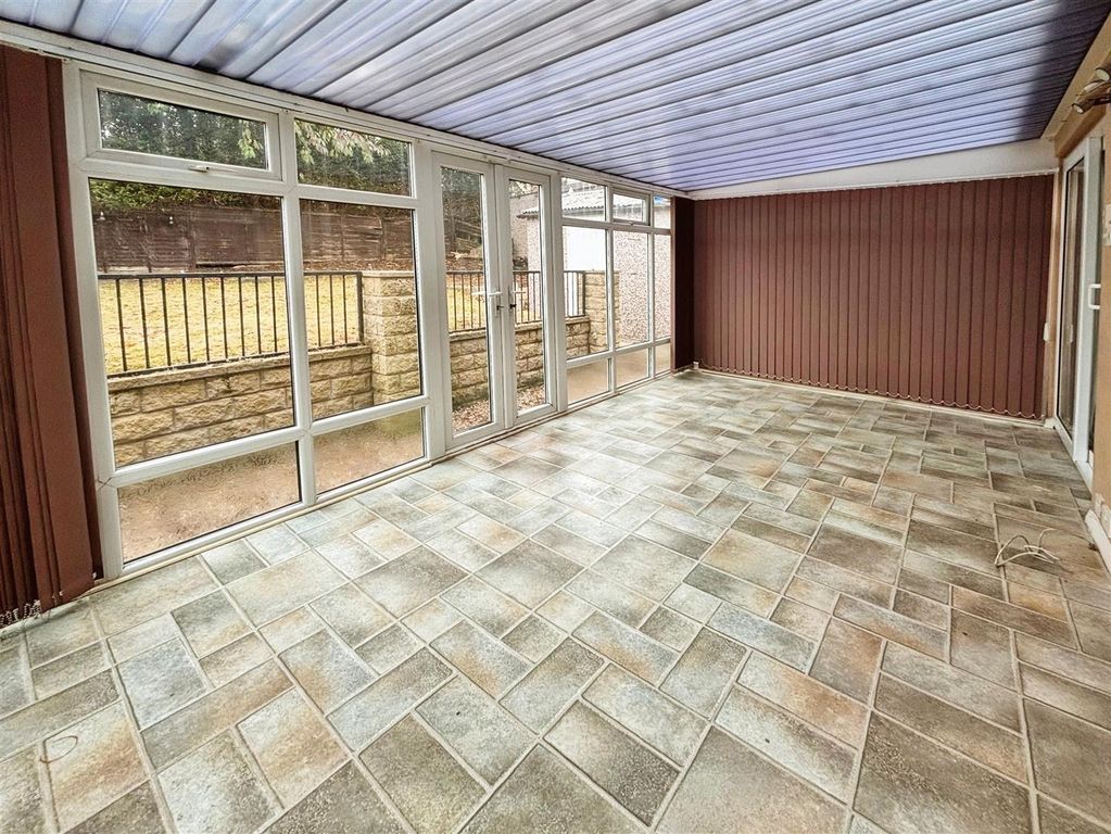 Property photo 3 of 18 Conservatory