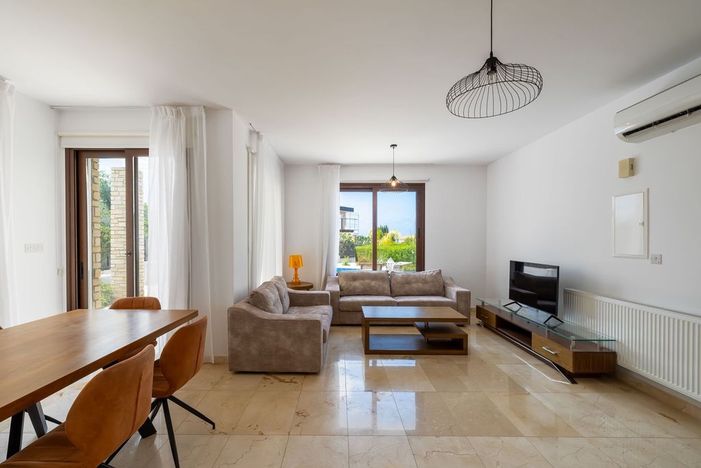 Property photo 3 of 30