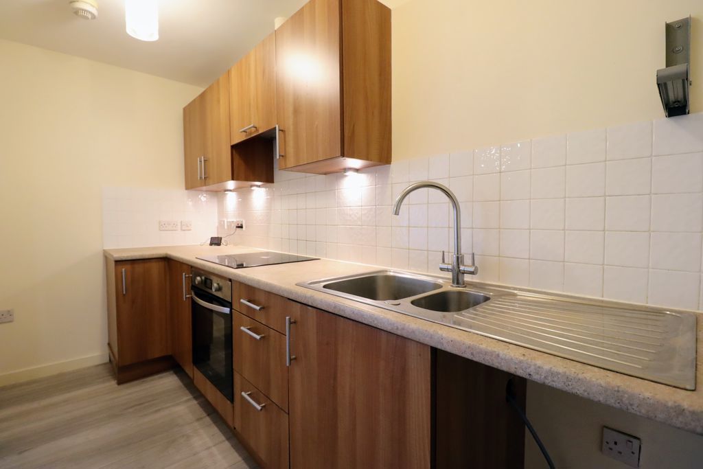 Property photo 3 of 9 Kitchen