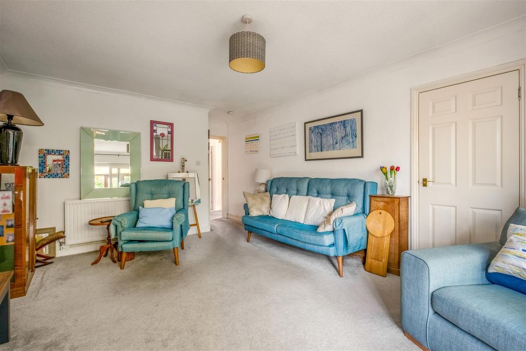 Property photo 3 of 19 19 Daisycroft-5.Jpg