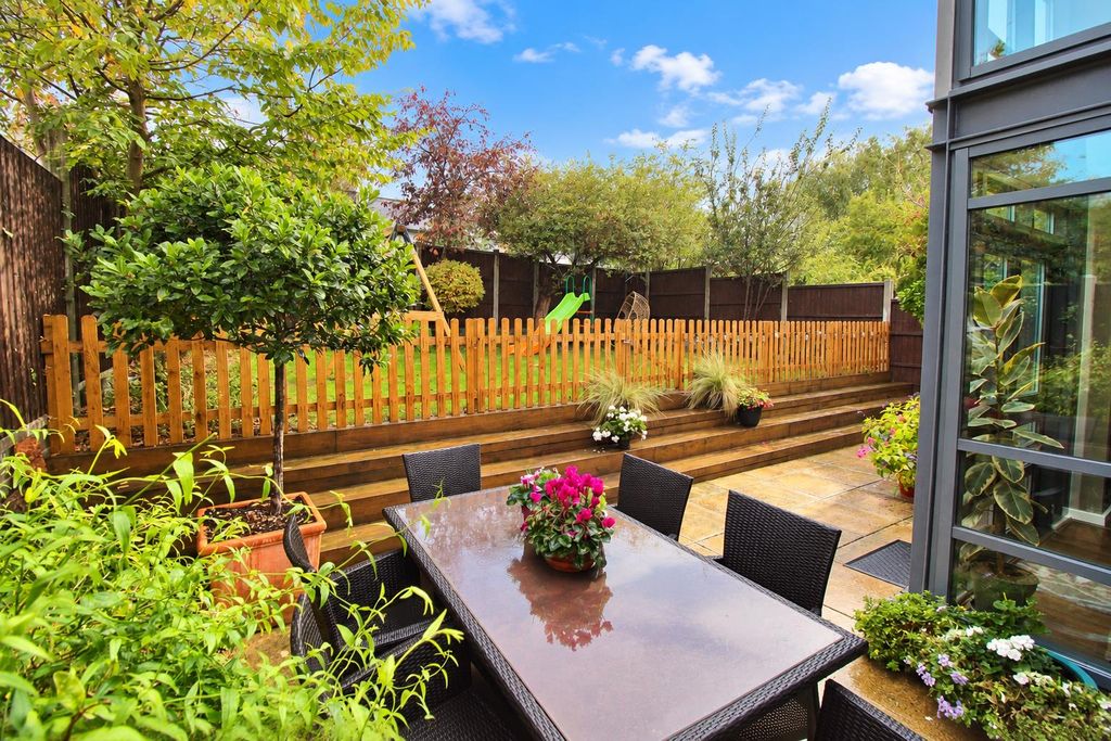 Property photo 3 of 23 Garden.Png