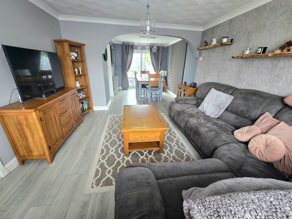 Property photo 2 of 32 Open Plan Lounge/Diner