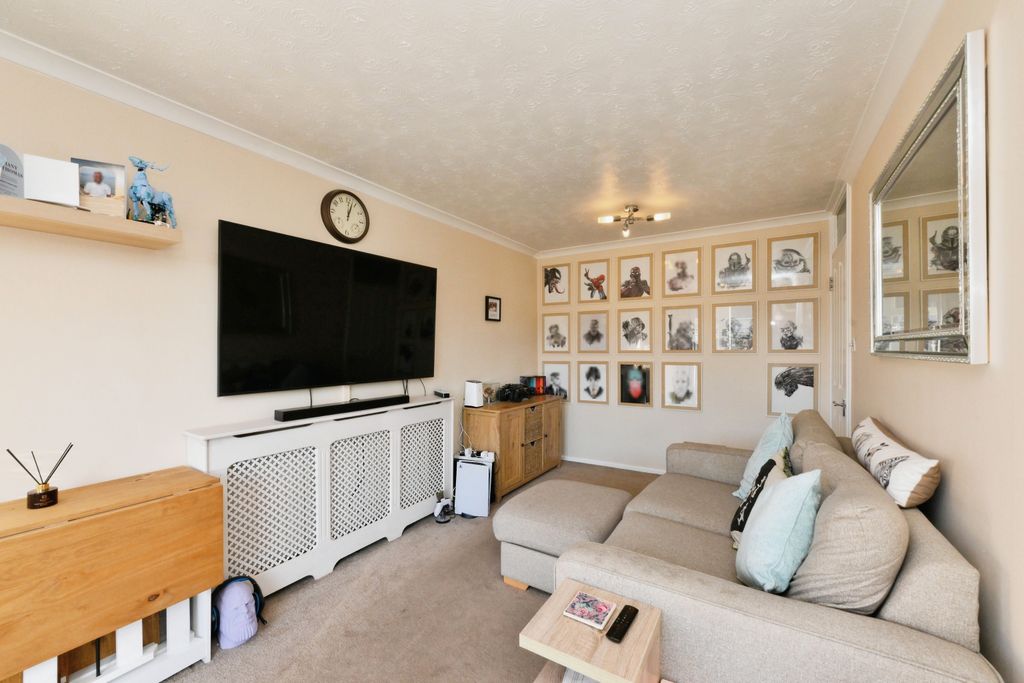 Property photo 3 of 13