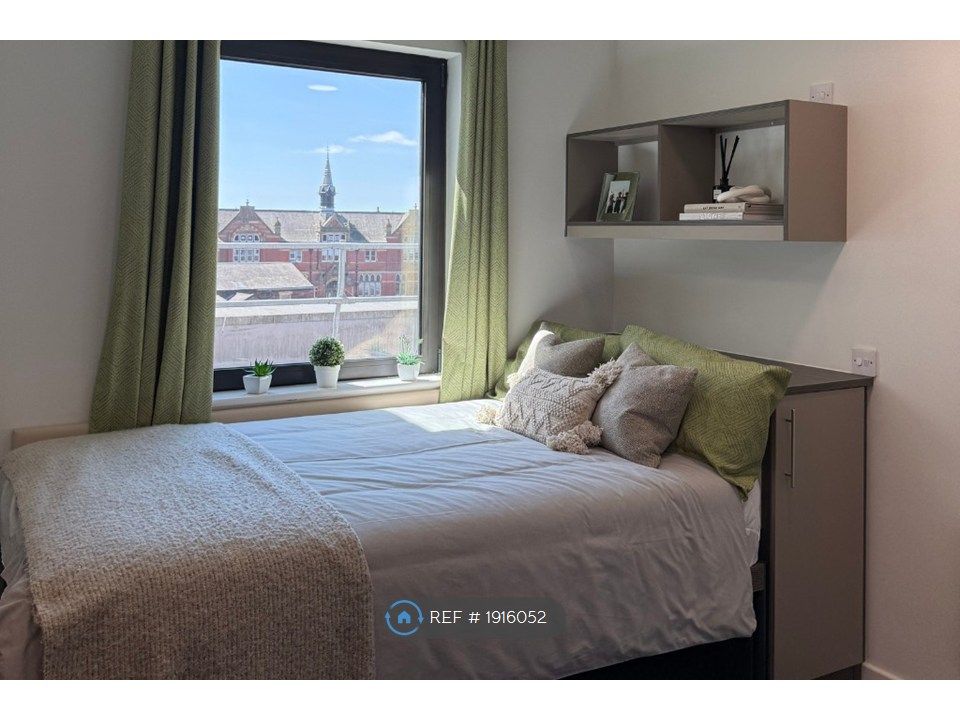 Property photo 1 of 32