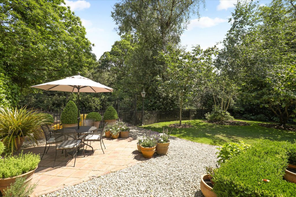 Property photo 2 of 18 Image