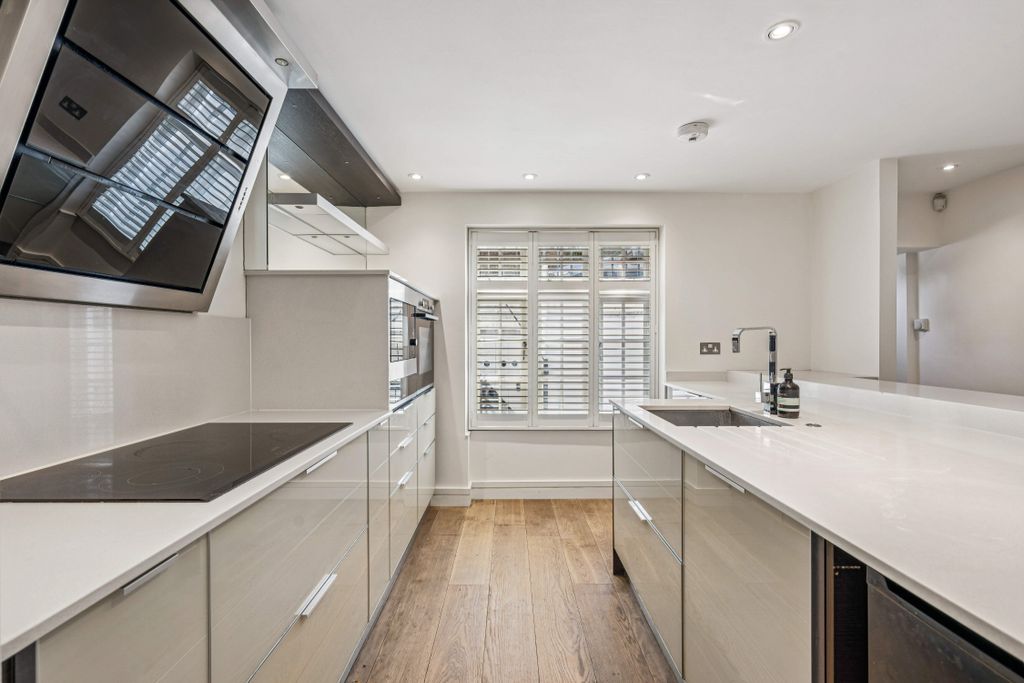 Property photo 2 of 16 16