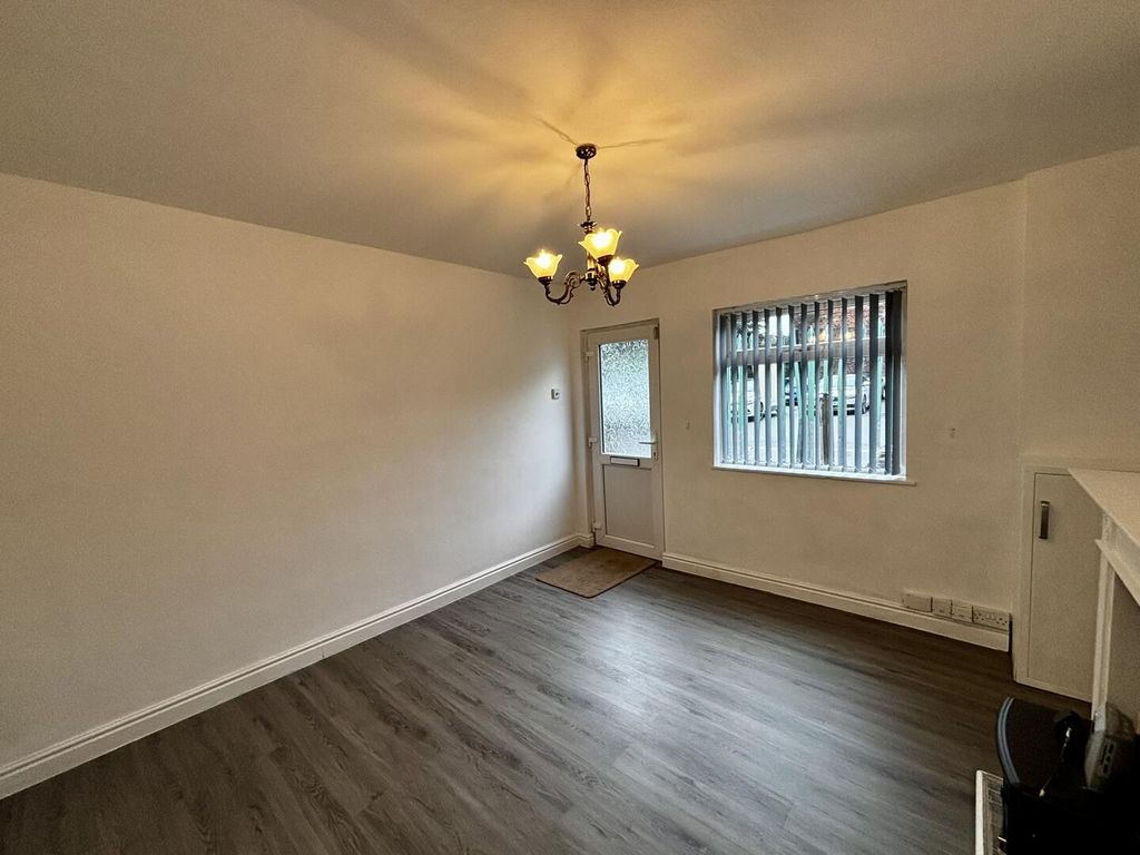 Property photo 3 of 14 Living Room