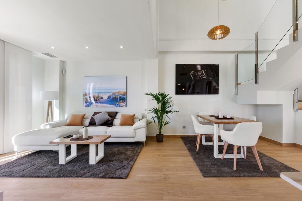 Property photo 2 of 41