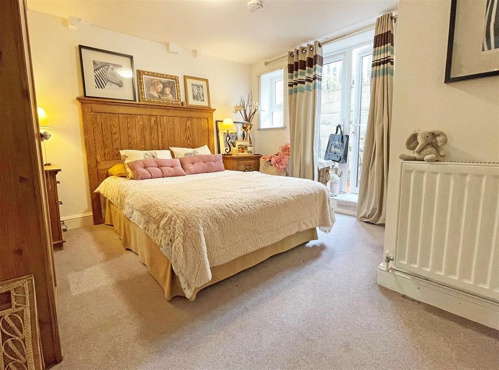 Property photo 3 of 7 12Altbed1A.Jpg