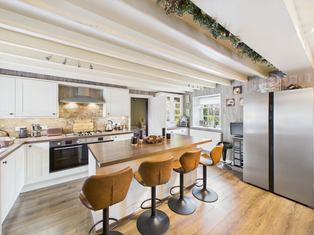 Property photo 3 of 25