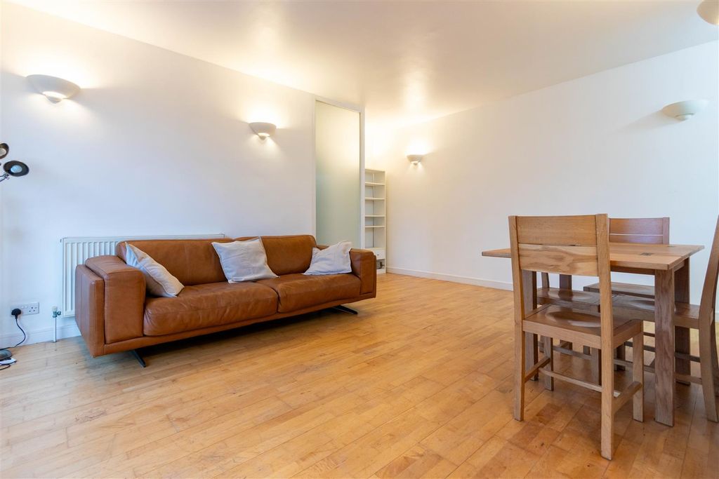 Property photo 2 of 6 Reception Room.Jpg