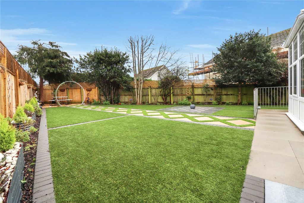 Property photo 2 of 23 Picture No. 02