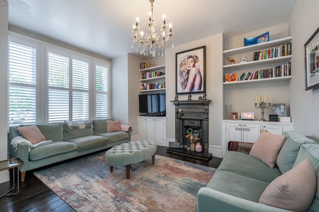 Property photo 2 of 16