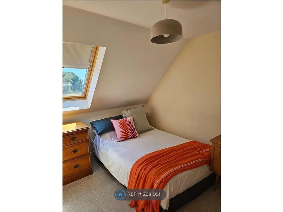 Property photo 1 of 12 Double Bedroom