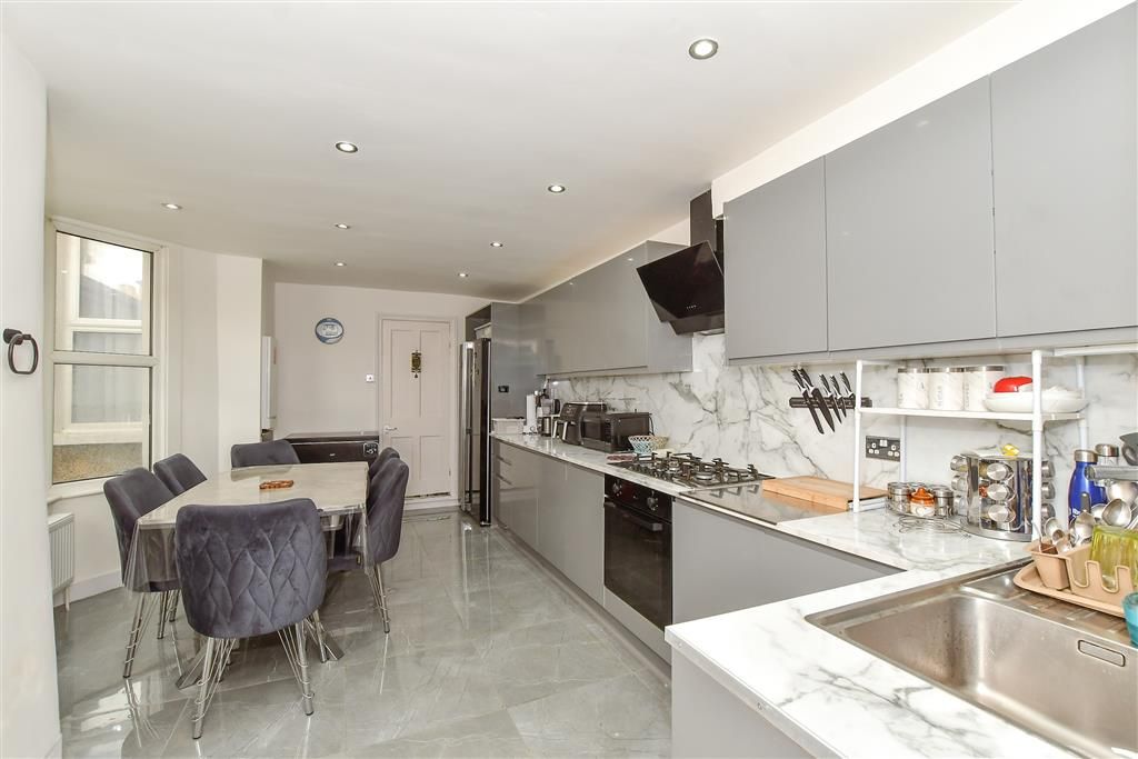 Property photo 2 of 15 Kitchen/ Breakfast Room