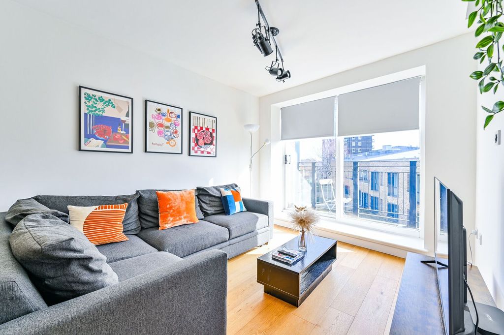 Property photo 1 of 11