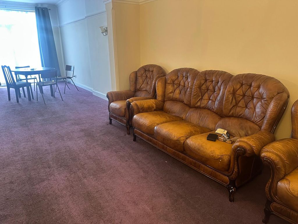 Property photo 3 of 25 Gallery