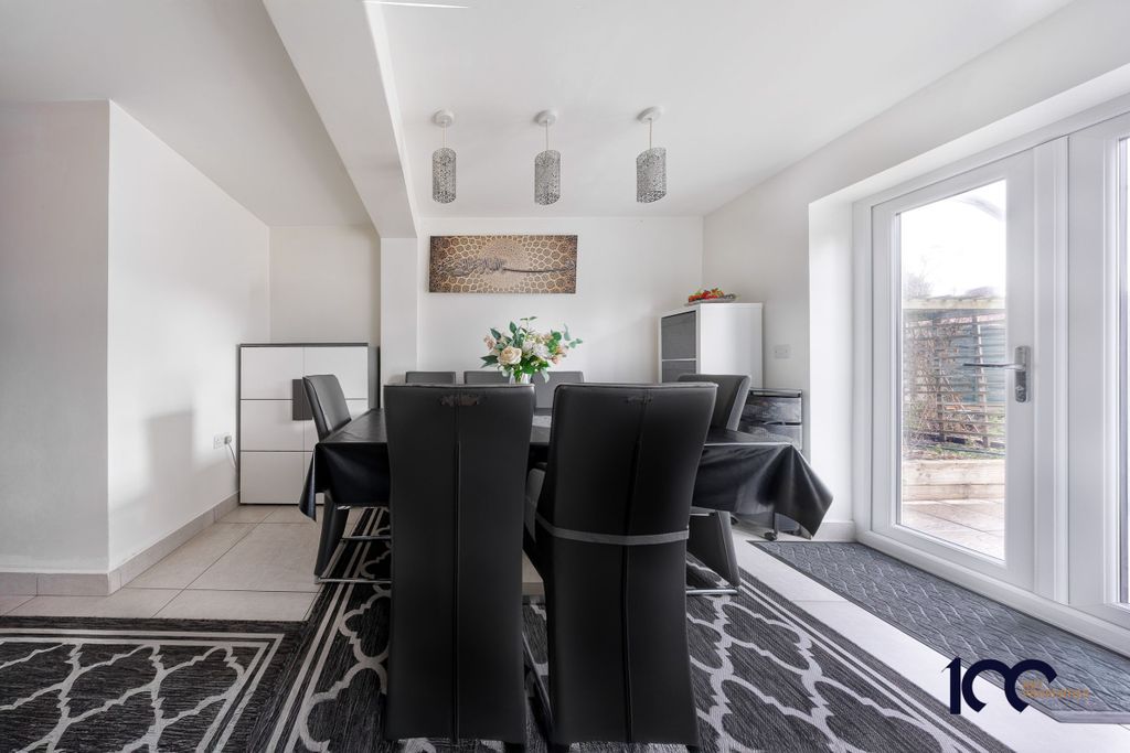 Property photo 3 of 29