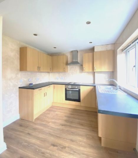 Property photo 3 of 14 923Dd1B8-B1Eb-4A2c-9d74-De0E1B46d019