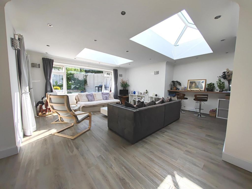 Property photo 2 of 20 1000001638.Jpg