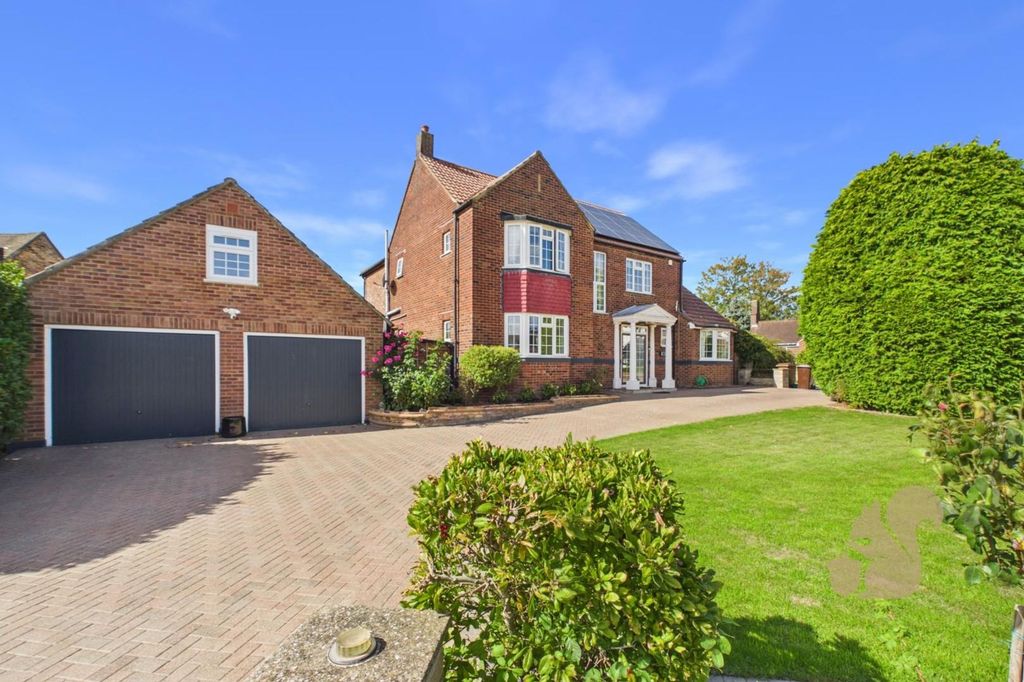 Property photo 1 of 31 Cam01814G0-Pr0160-Still045.Jpg