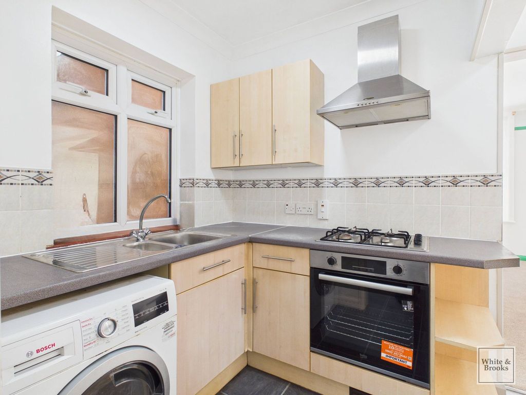 Property photo 3 of 15 Kitchen