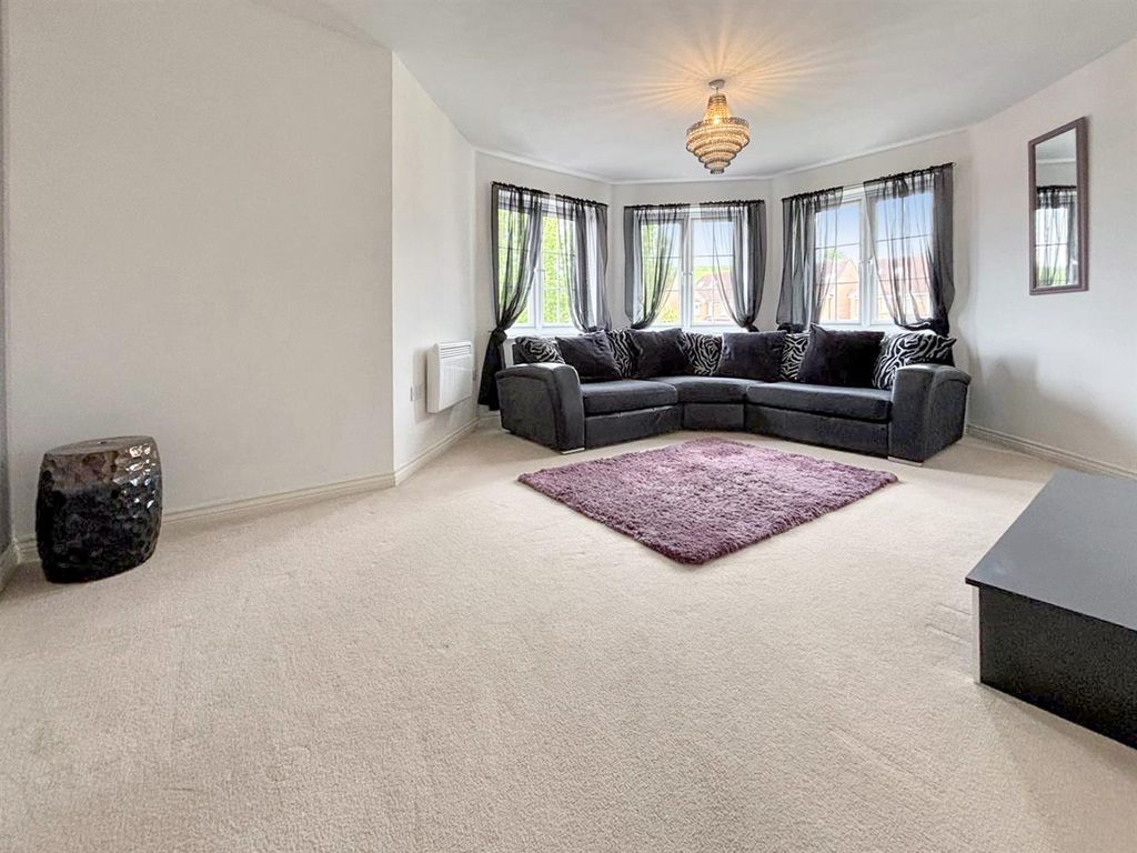 Property photo 2 of 17 Living Room: