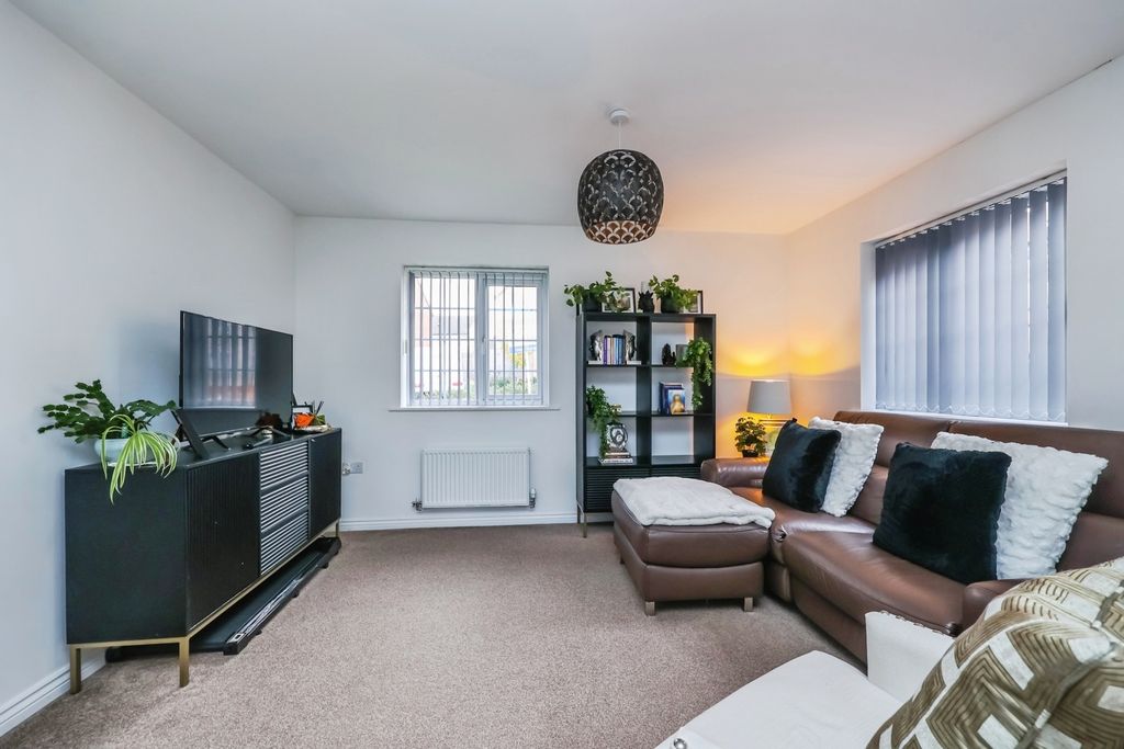 Property photo 2 of 16 Photo