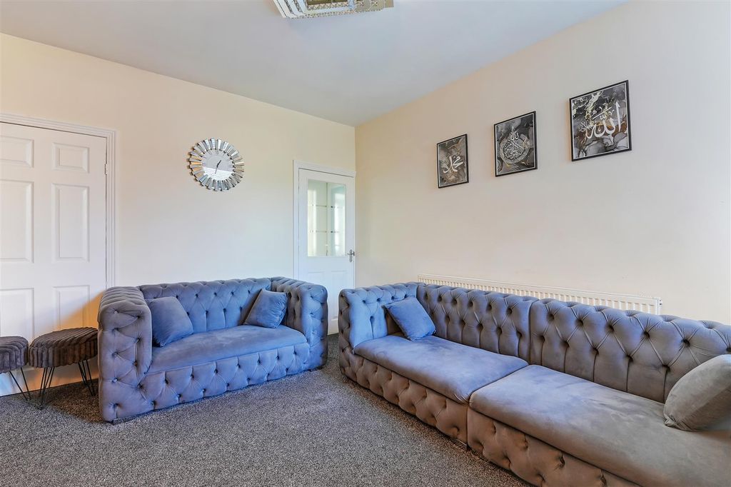 Property photo 3 of 13 Dining Room 2.Jpg