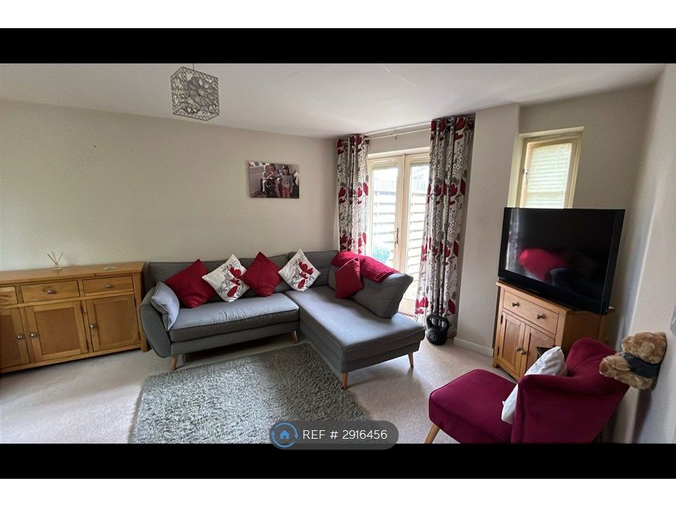 Property photo 2 of 8