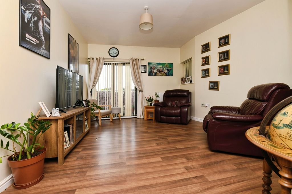 Property photo 2 of 14 Lounge