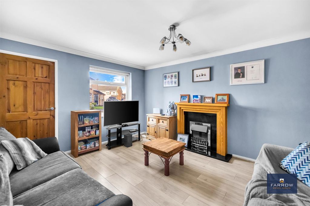 Property photo 2 of 25 Living Room