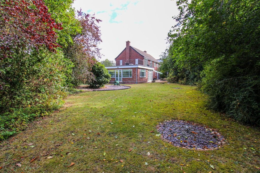 Property photo 2 of 31