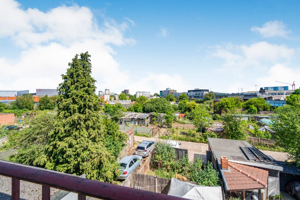 Property photo 3 of 14 Pbox-Img.Jpg