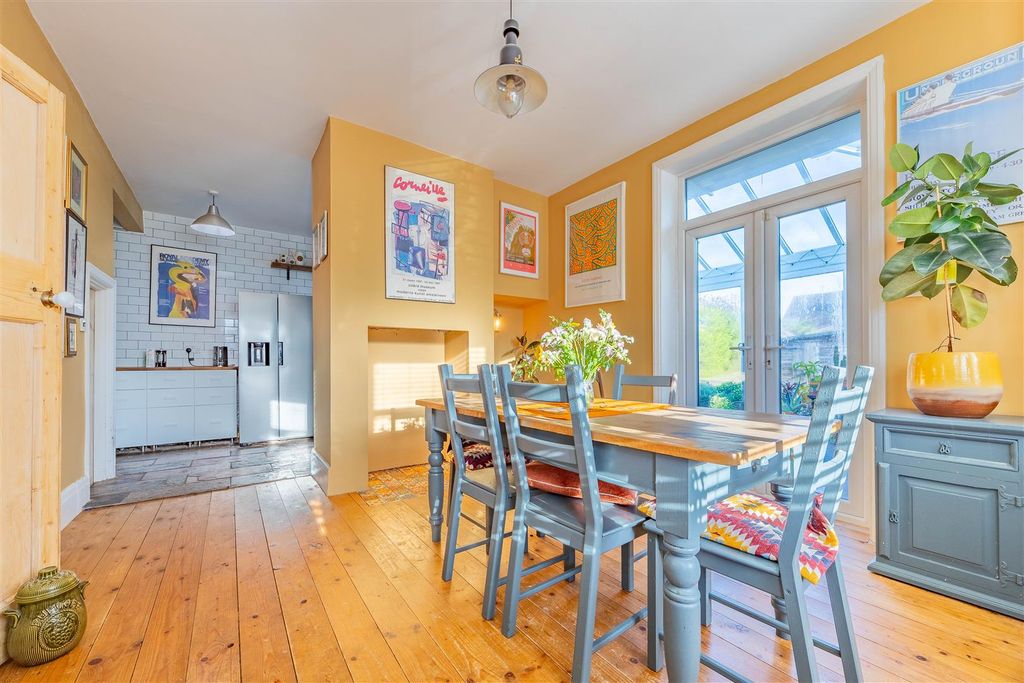 Property photo 2 of 30 Kitchen/Diner