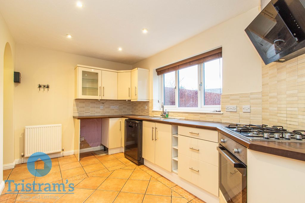 Property photo 2 of 24