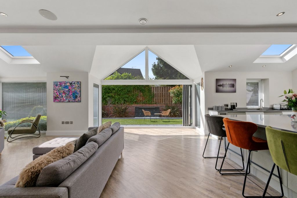 Property photo 3 of 31 4507763
