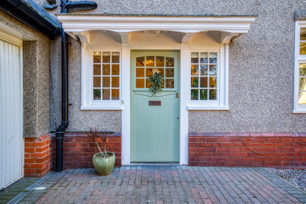 Property photo 2 of 59