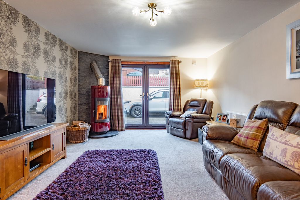 Property photo 3 of 48