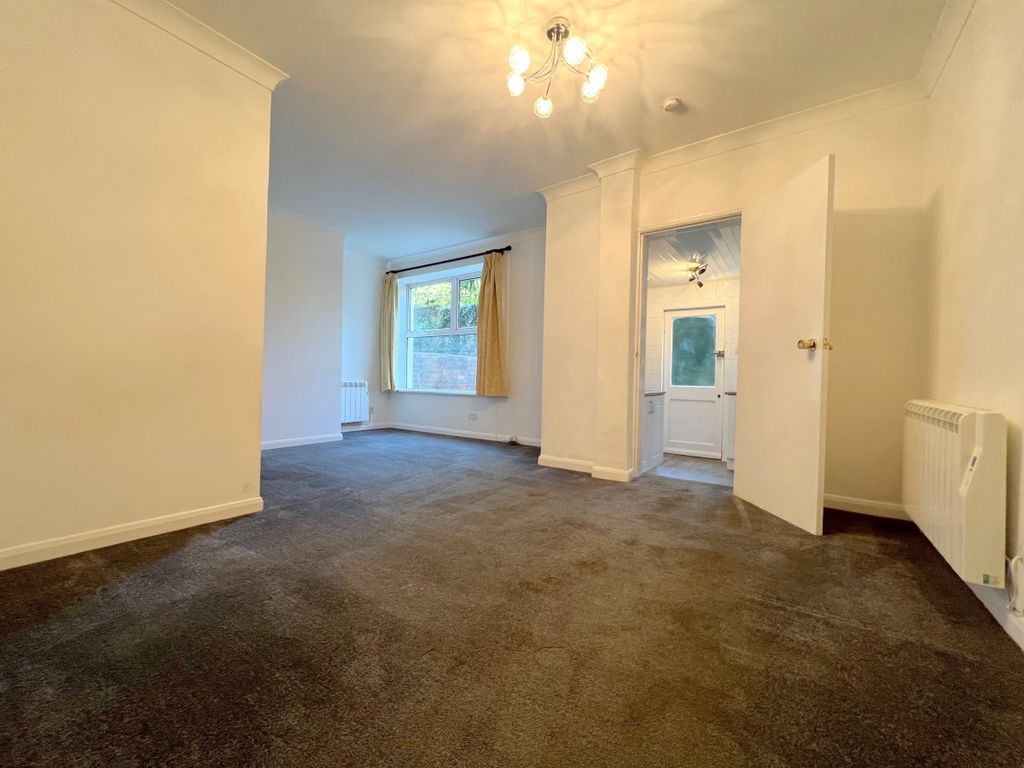 Property photo 2 of 6 Gallery