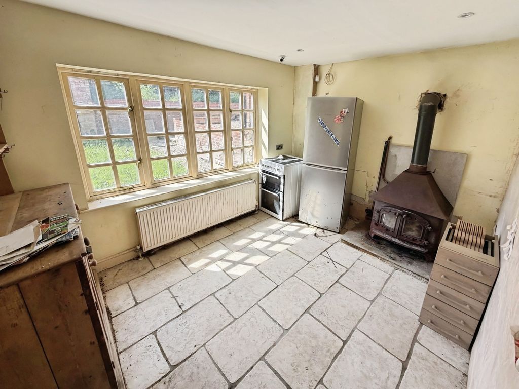 Property photo 3 of 16 Dining Room